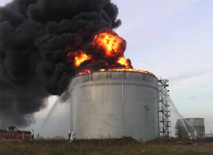 Пожар на нефтехимическом предприятии