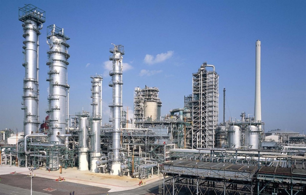 Нефтеперерабатывающее производство, характеристика сырья, требования к оборудованию